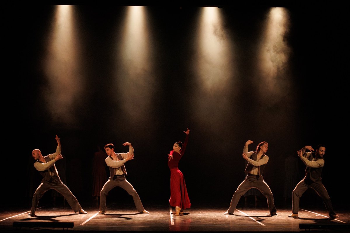 İDOB’tan Yeni Sezon Prömiyeri: "Momentum" Sahneye Taşındı