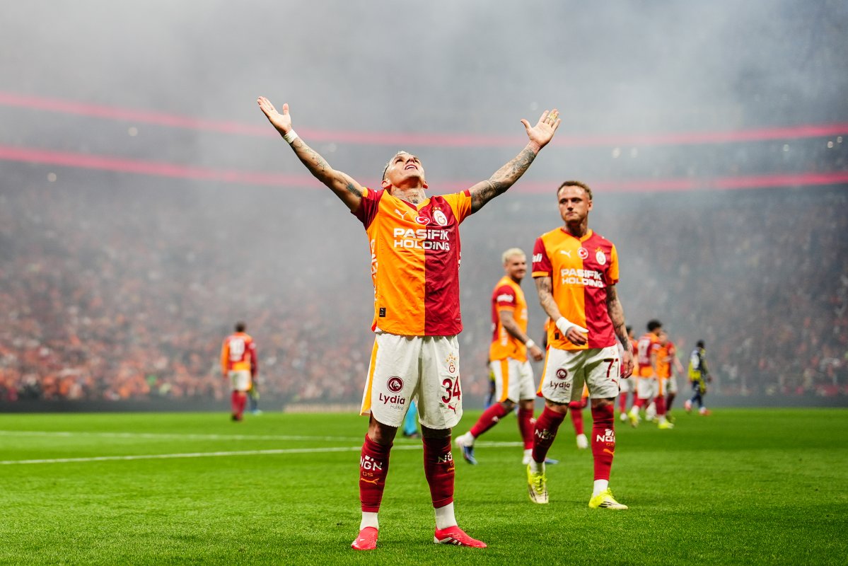 Derbi Galatasaray'ın: 3-0! Fenerbahçe Zirve Yarışına Veda mı Etti?