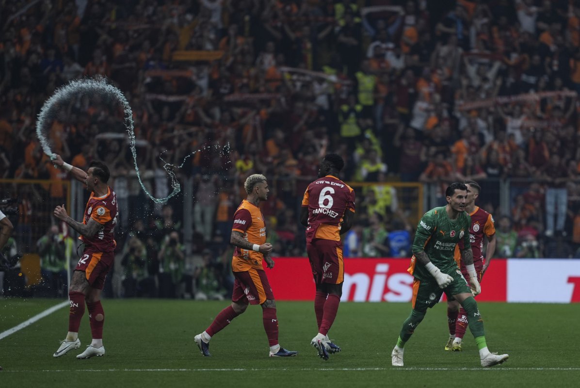 RAMS Park’ta Şampiyonluk Filmi: Aslan Geri Döndü, 25. Kupa Nefes Kesen Finalle Geldi!