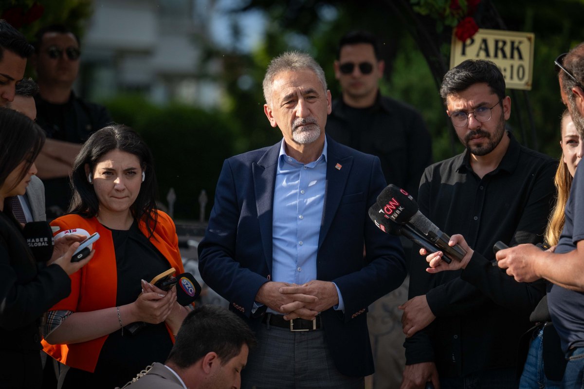 CHP'de Tarihi İcra ve Polis Krizi! Milletvekilleri İçeri Alınmadı