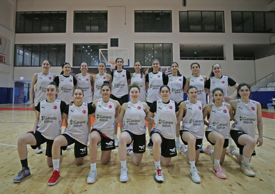 Ümit Kız Basketbol Milli Takımı Çanakkale'de Kampa Girdi