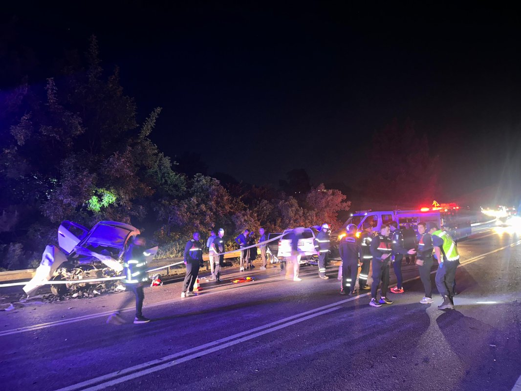 Burdur Bucak'ta Feci Kaza: 4 Ölü, 11 Yaralı | Son Dakika Haber