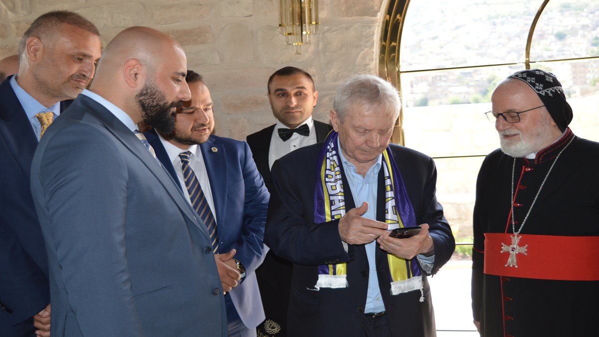 Fenerbahçe'ye "Yabancı" Dua Formülü! Aziz Yıldırım Aradığı Himmeti Mardin'de Buldu!