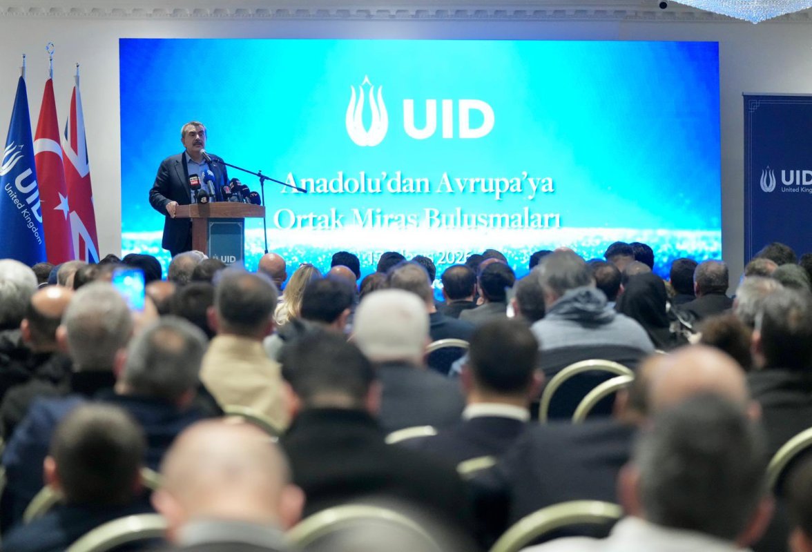 Londra'da Dikkat Çeken Zirve! Bilal Erdoğan ve Bakan Tekin Aynı Programda Buluştu