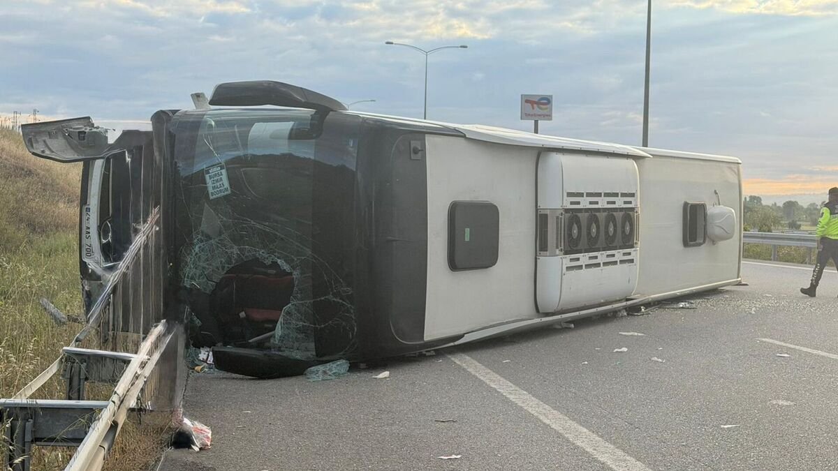 Susurluk'ta Yolcu Otobüsü Devrildi: 36 Yaralı | Son Dakika