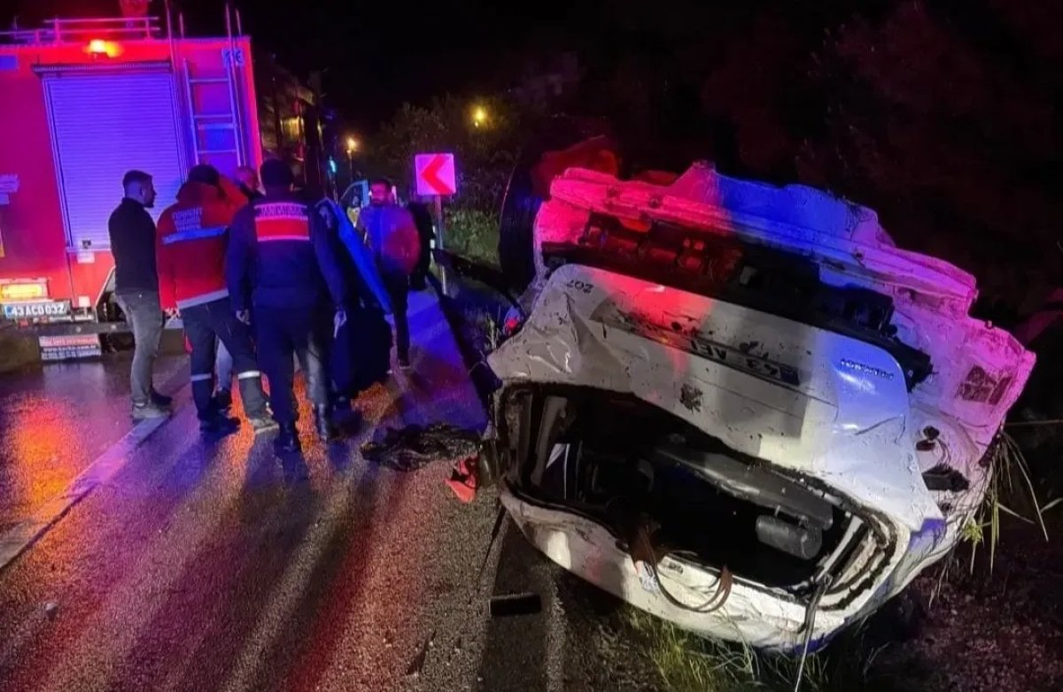 Kütahya'da Korkutan Kaza: Otomobil Takla Attı, 4 Yaralı