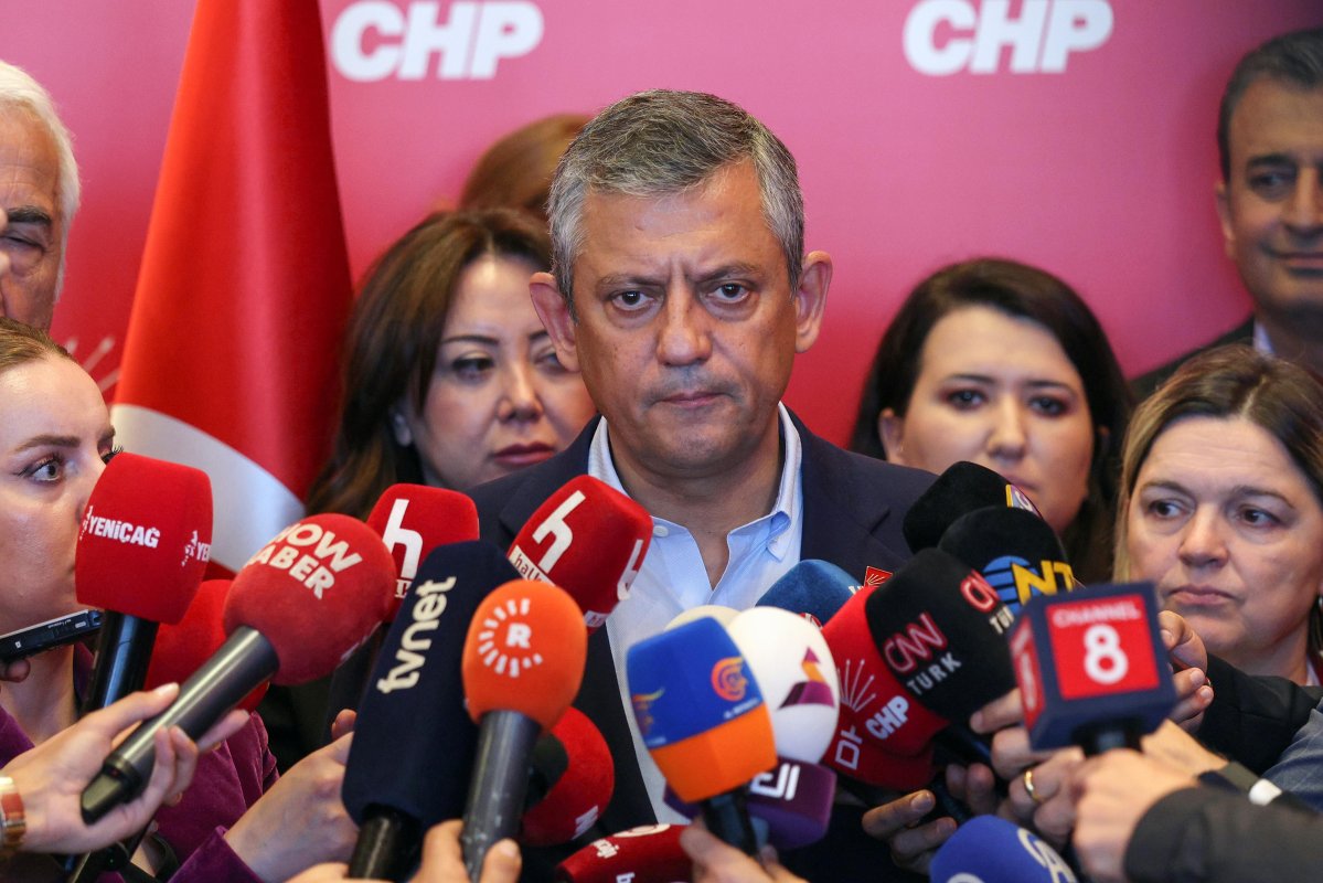 Özgür Özel'den Canlı Yayında Salı Kürsüsü Resti: "Yapmaz Bizim Evladımız!"