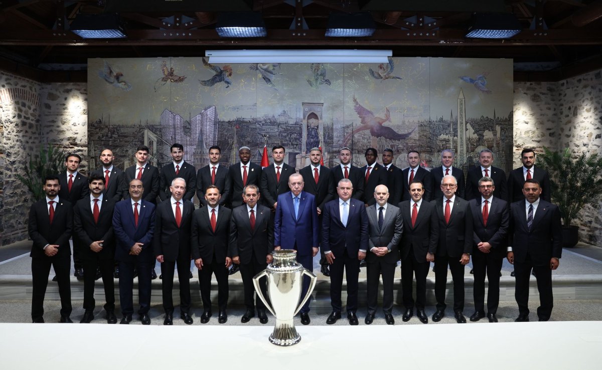 Dolmabahçe'de Sürpriz Zirve! Cumhurbaşkanı Erdoğan ile Galatasaray Arasında Ne Konuşuldu?
