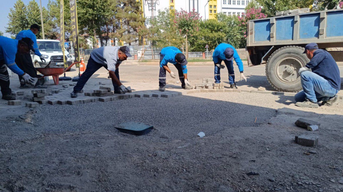 Adıyaman Belediyesi’nden asfalt öncesi yoğun hazırlık: 28 bin metre freze, 46 bin metrekare parke döşendi  - Videolu Haber