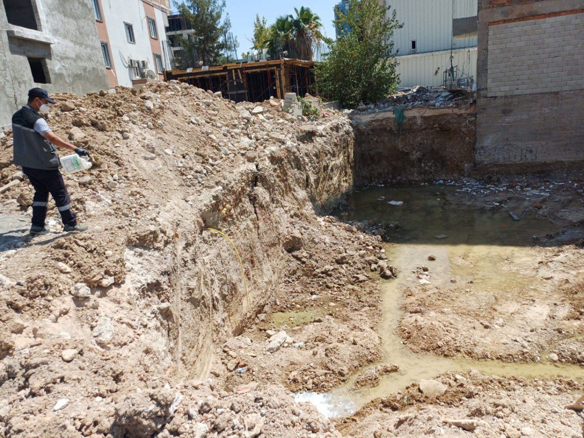 Adıyaman Belediyesi’nden haşereyle mücadele çalışmaları  - Videolu Haber