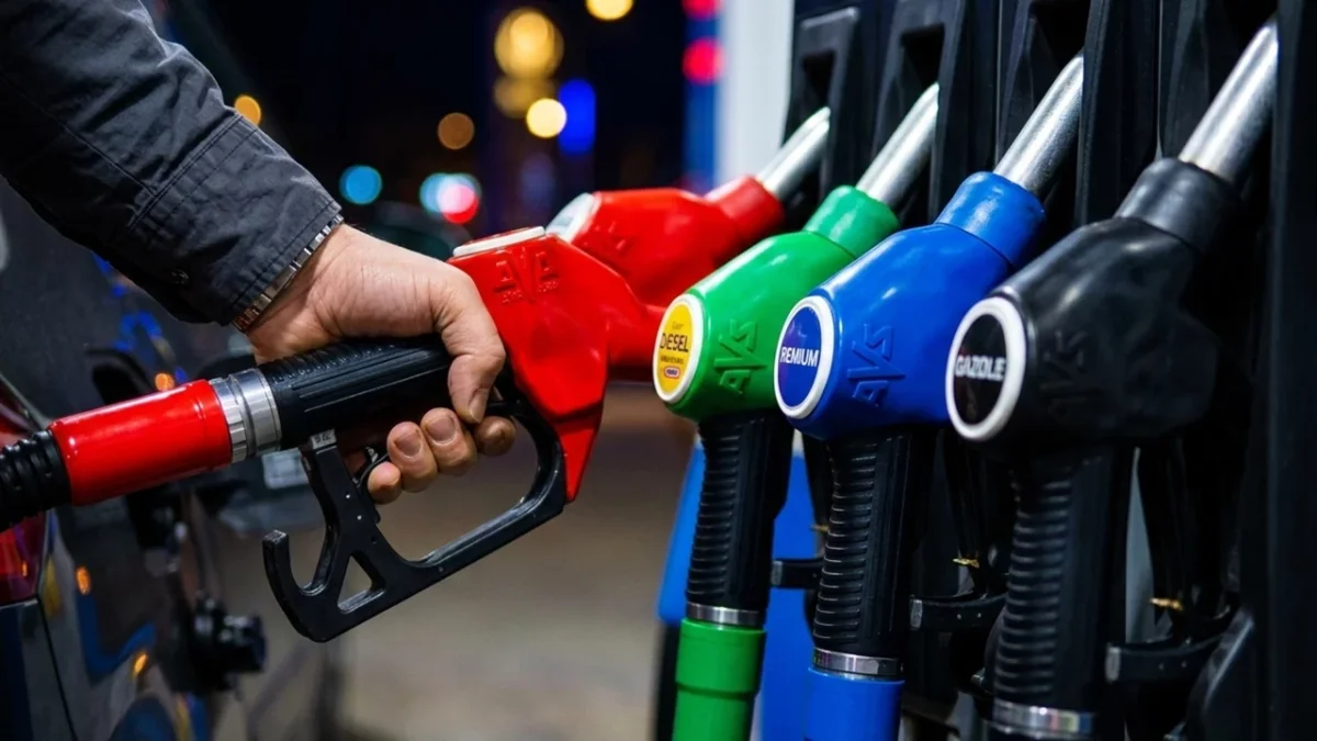Akaryakıta Gece Yarısı Zammı: Benzin ve Motorin Fiyatları Değişti