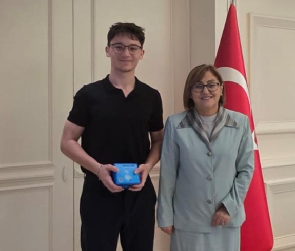 Başkan Şahin, Su Sızıntılarına Akıllı Çözüm Üreten Genç Mucidi Konuk Etti