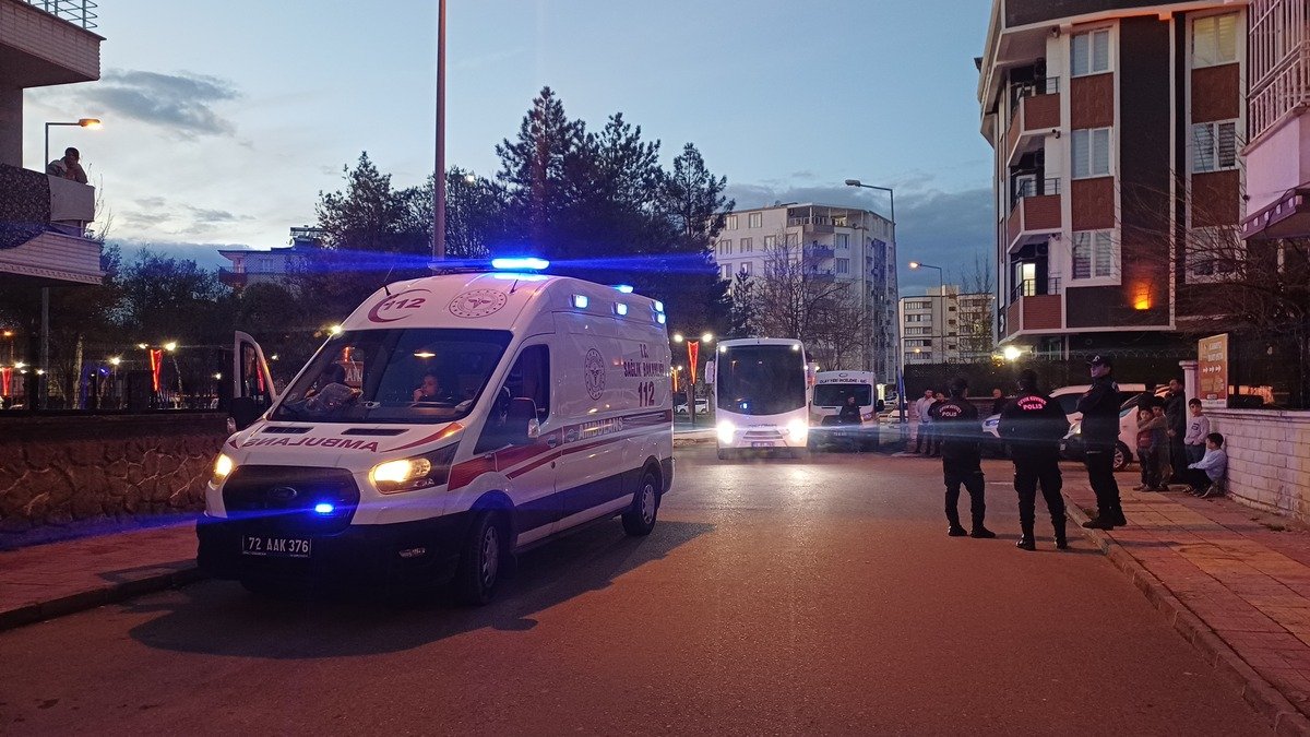 Batman Pınarbaşı Mahallesi Silahlı Saldırı: Anne ve Oğul Hayatını Kaybetti