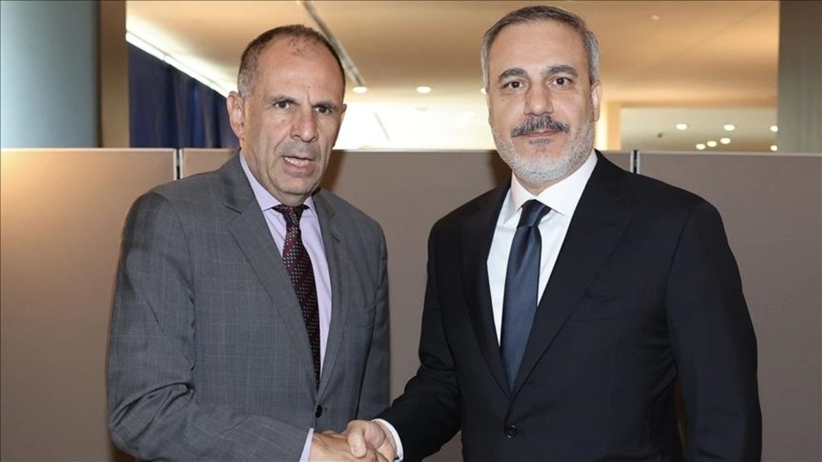 Dışişleri Bakanı Fidan'dan Yunanistan İle Kritik Küresel Sumud Filosu Görüşmesi
