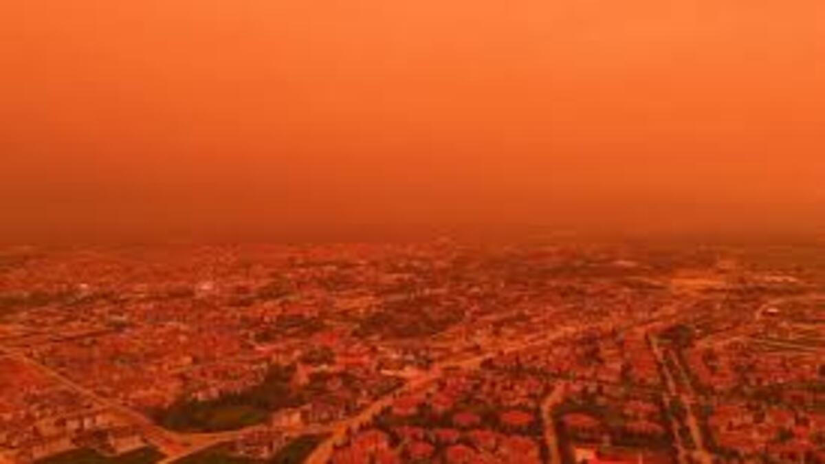 Girit'te Gökyüzü Kırmızıya Büründü: Afrika Çöl Tozu ve Fırtına Alarmı