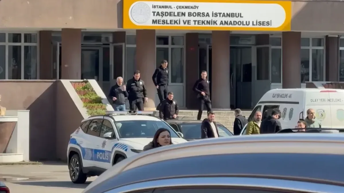 Çekmeköy’de Okulda Dehşet! Öğrenci, 2 Öğretmen ve 1 Arkadaşını Bıçakladı