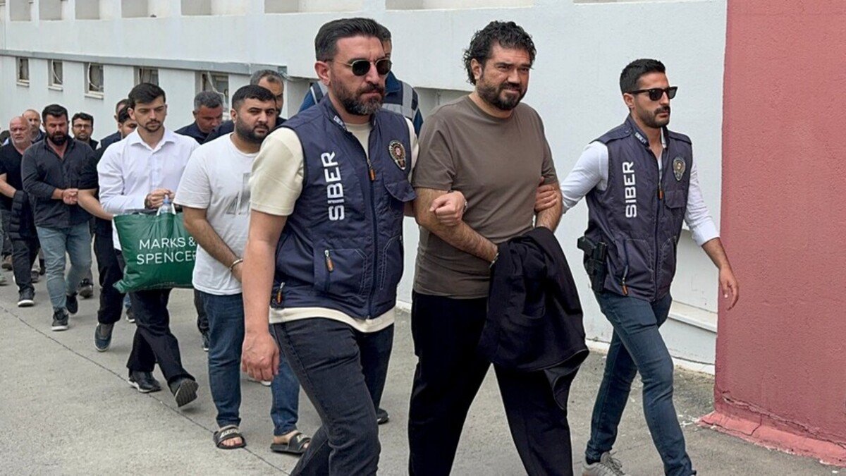 Şifreli Telefon Kırıldı, 21 İl Karıştı! 200 Milyarlık Kara Para Ağında Ünlü Gazeteci de Tutuklandı!