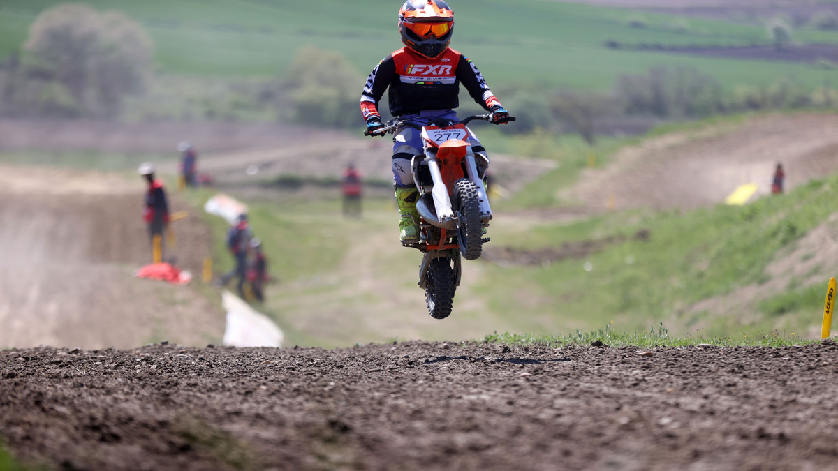 Tekirdağ’da Adrenalin Zirvede: Türkiye Motokros Şampiyonası Nefes Kesti!